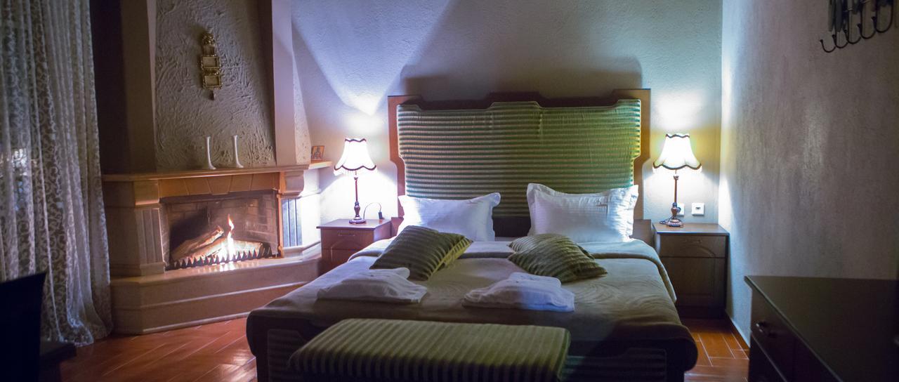 Morfeas Guesthouse Káto Loutrákion Exteriör bild